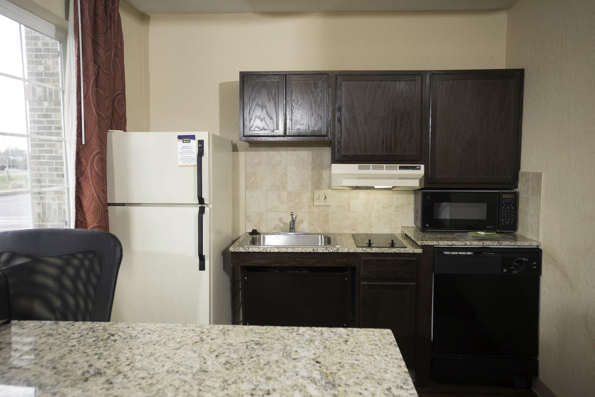 Mainstay Suites Knoxville Airport Alcoa Exterior photo