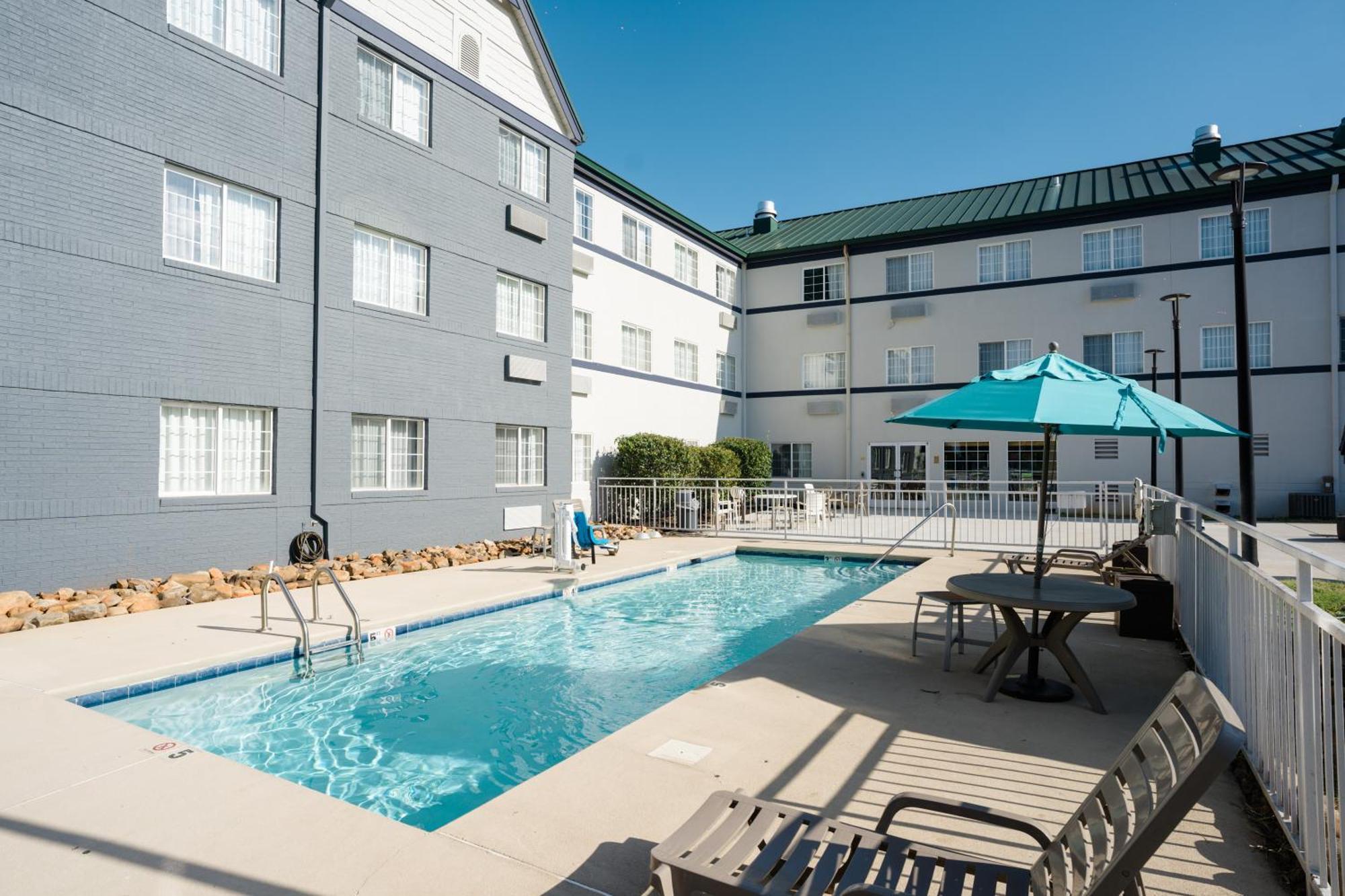 Mainstay Suites Knoxville Airport Alcoa Exterior photo