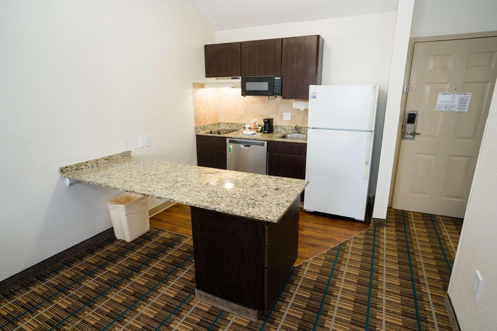 Mainstay Suites Knoxville Airport Alcoa Exterior photo